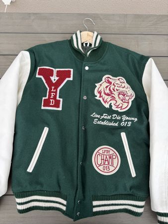 Veste universitaire LFDY verte taille M bon état