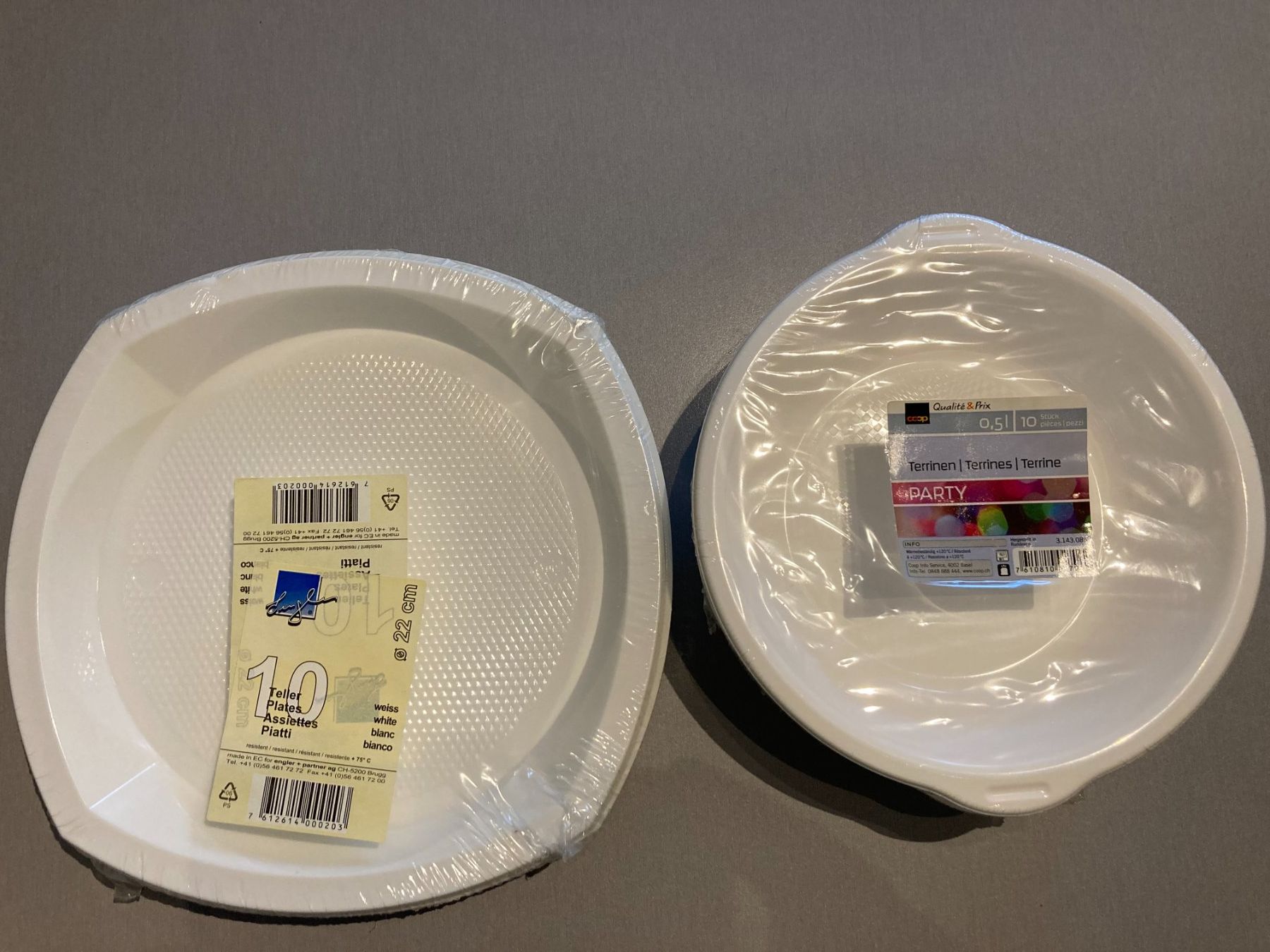 Piatti: 2 x Party Teller, neu, ungeöffnet – Nuovo e nell'imballaggio originale da Obfelden venduto da miau68