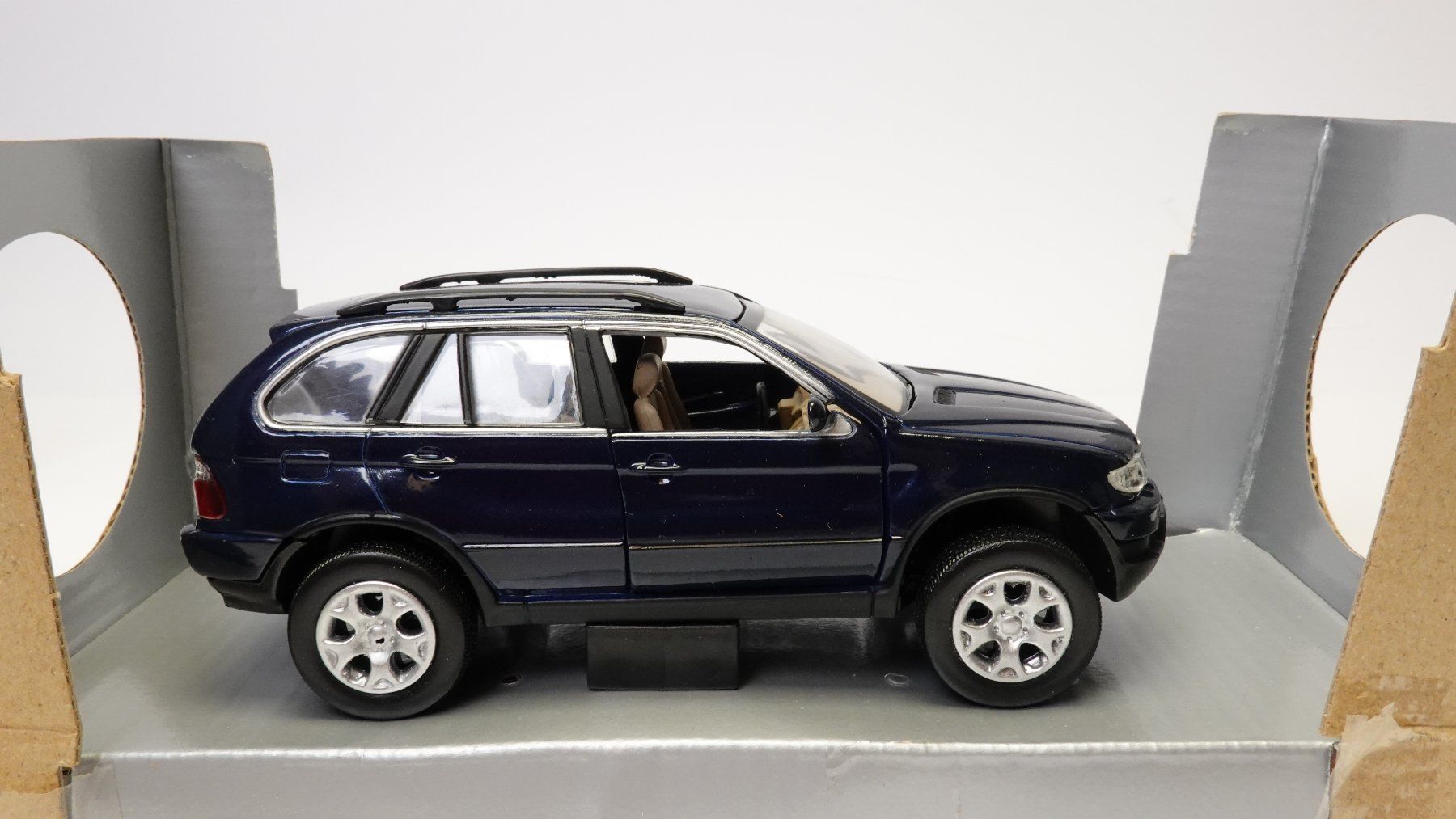 Modellini d'auto: e54 1/ 32 NewRay BMX X5 blau – Usato da Thun venduto da evinka_gmbh 4