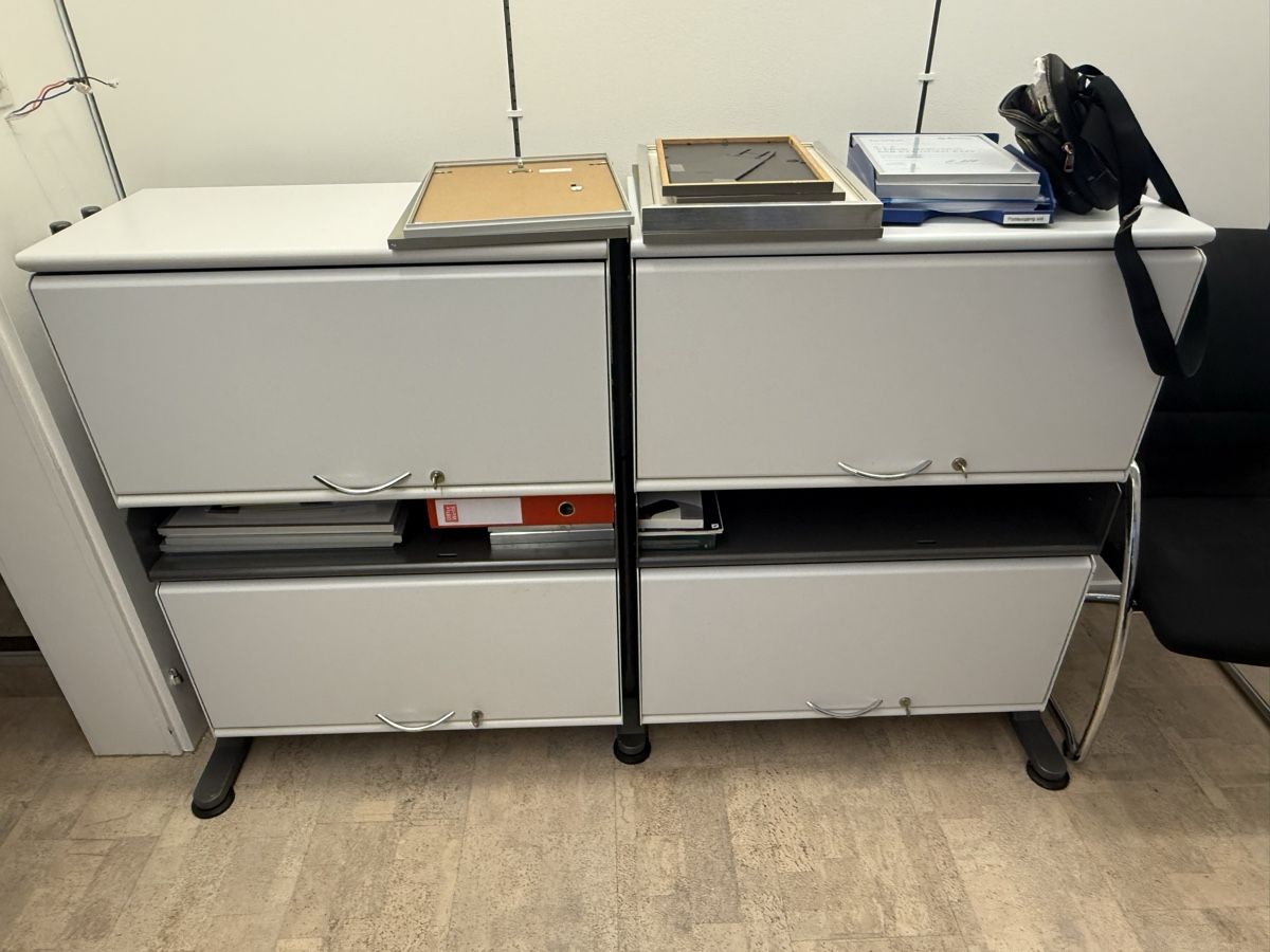 Set di tavolo e panche: Büroinventar zu verkaufen – Usato da Romanshorn venduto da B.abduli 7
