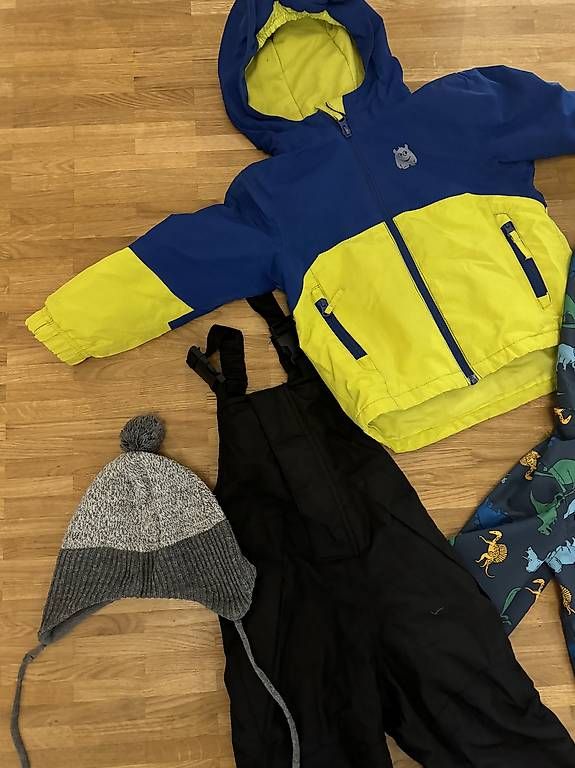 Lotti & Set di vestiti: Winter-Kleiderpaket Gr.92 – Usato da Zürich venduto da car_zzr5 2