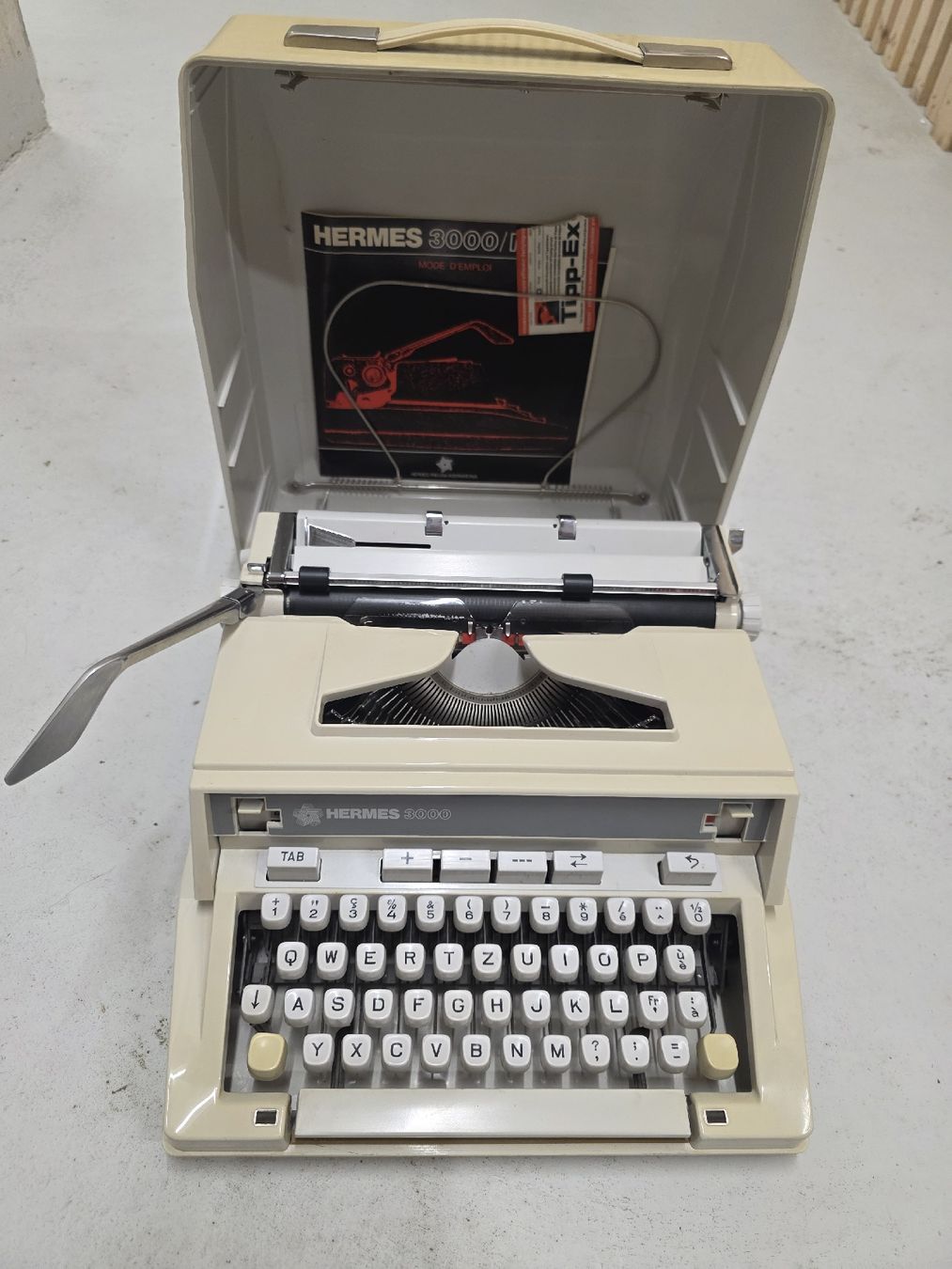 Hermès Schreibmaschinen: machine a écrire hermes 3000 – Gebraucht aus Les bois von Titi.2336