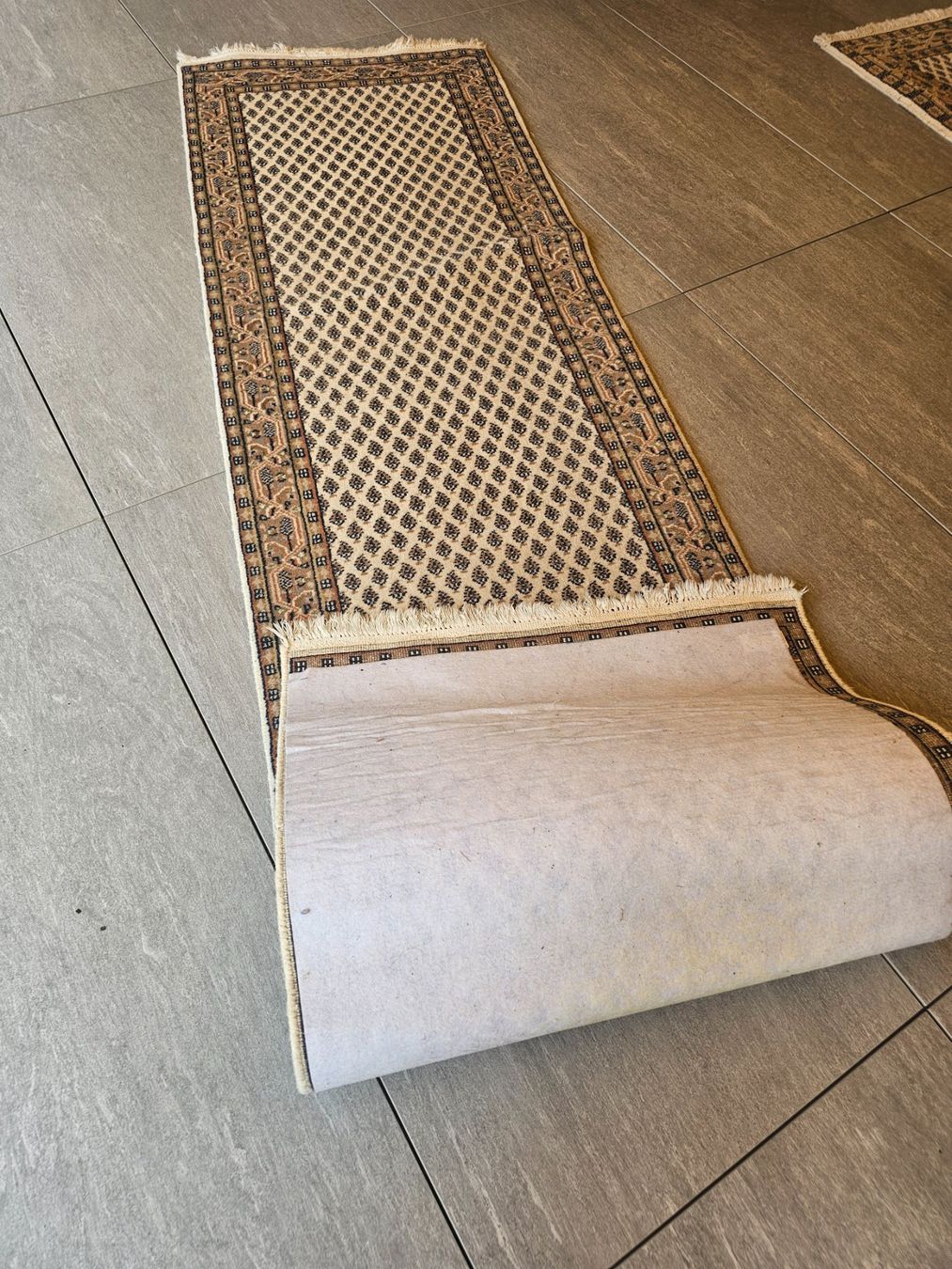 Teppiche: Teppich – Gebraucht aus Worb von Elissia 3