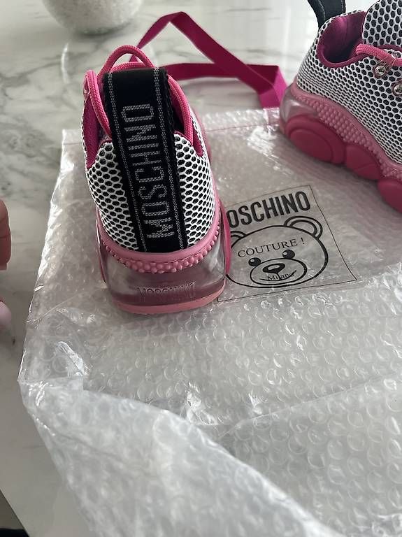 Chaussures femmes: Basket Moschino – D'occasion à Bulle par Preteni 2