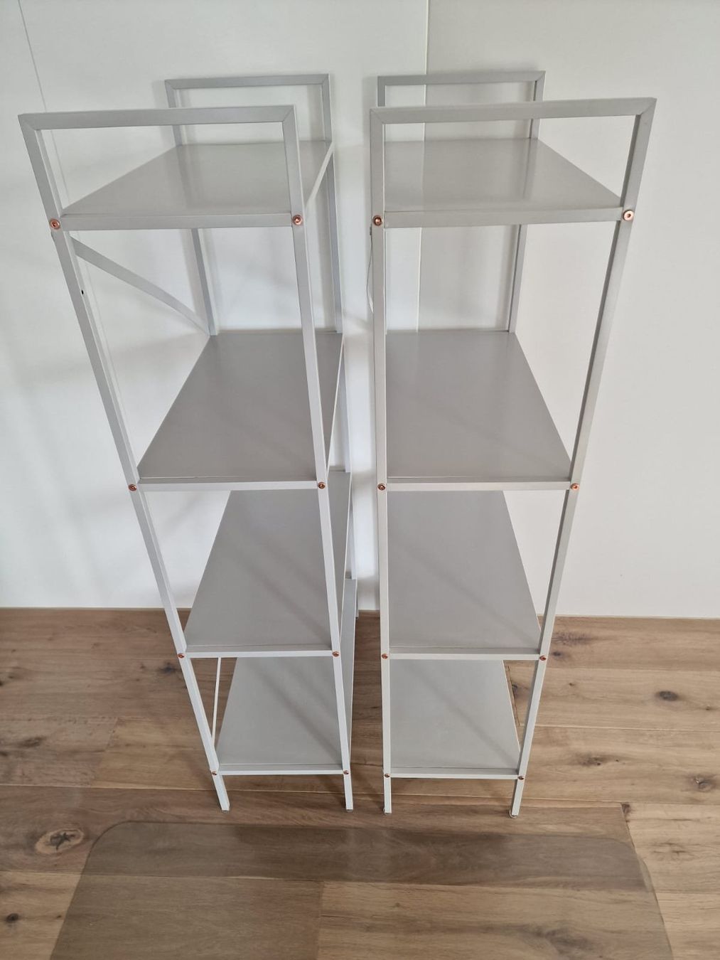 Scaffali: IKEA  4-stöckiges Metallregal x 2 – Usato da Meisterschwanden venduto da dan_7k2p 3