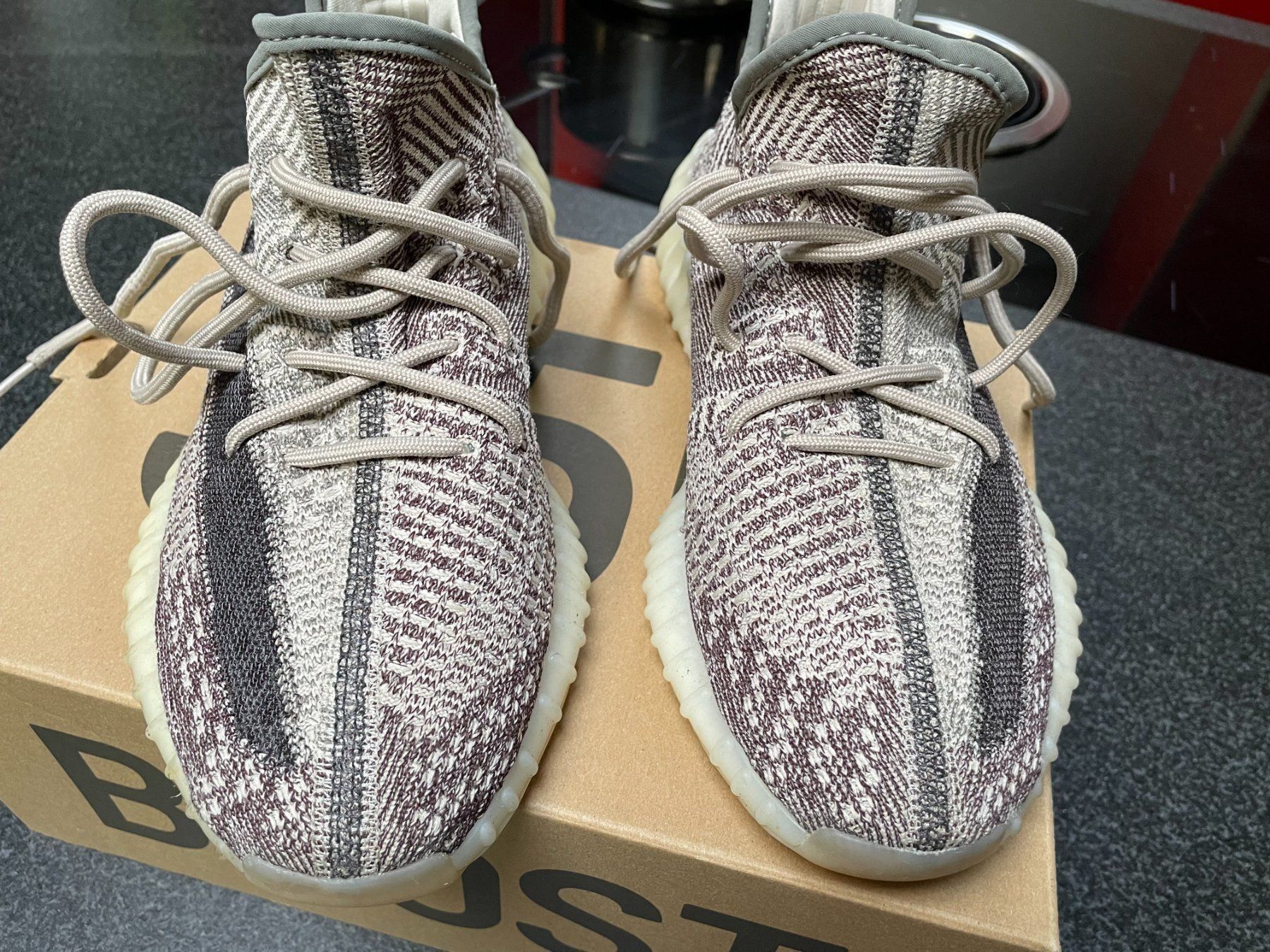 adidas gazelle silver green womens adidas Yeezy Boost 350 V2 Zyon – YankeeKicks Online main image 0
