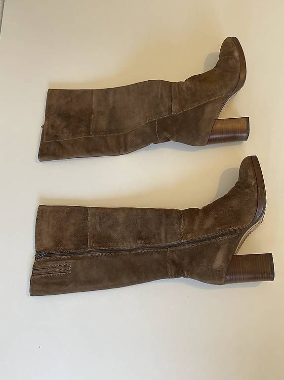 Scarpe da donna: Bottes en daim – Usato da Gland venduto da Khazmur1 4