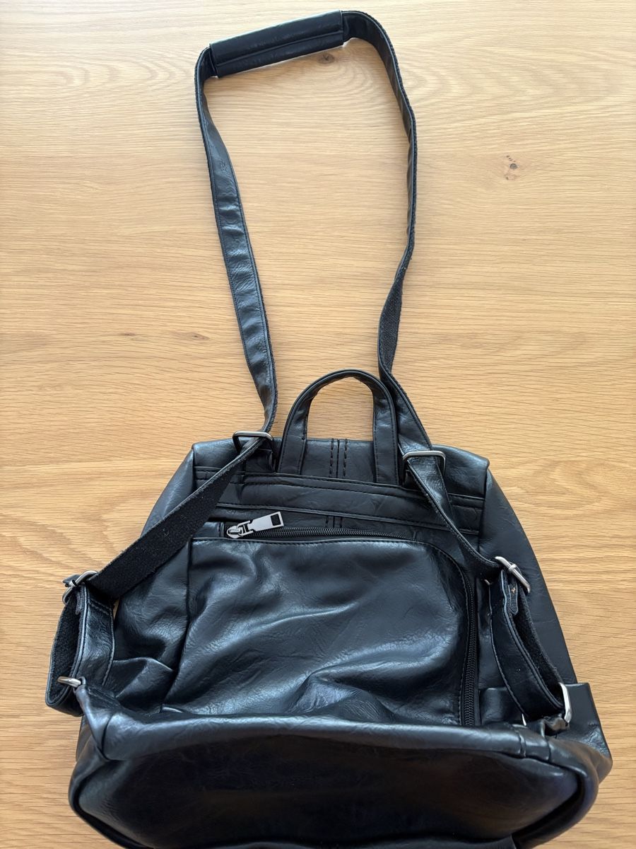 Zaini: Zaino Borsa nero  usato – Usato da S. Antonino venduto da LIKA91 2
