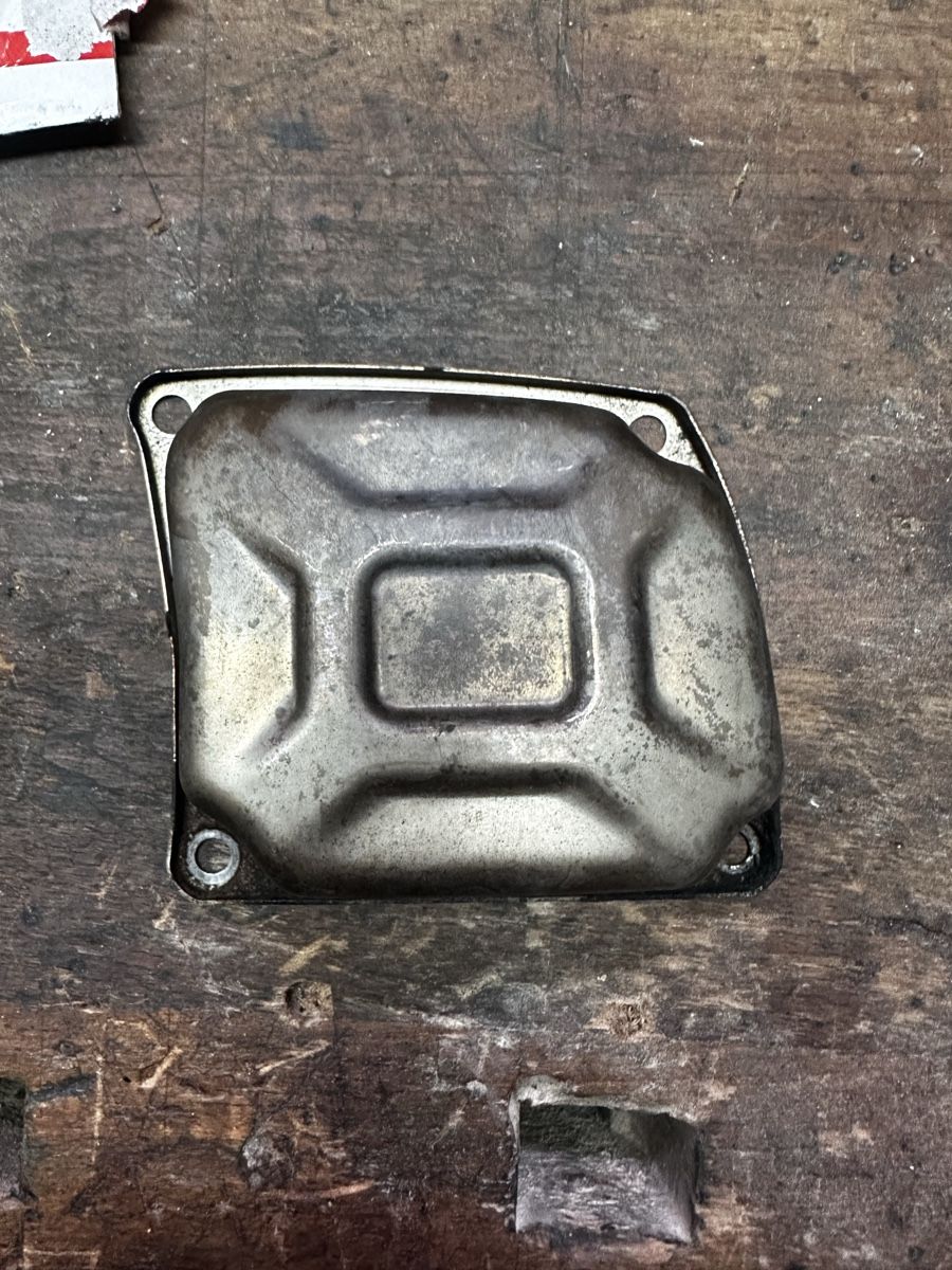 Stihl Sägen: Stihl 500i Auspuffdeckel – Gebraucht aus Melchnau von ALECderZWEITE
