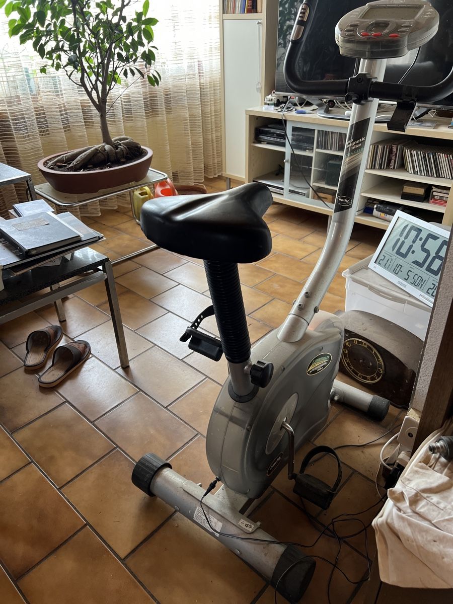 Vélos d'appartement: Fitnessvelo/ Heimtrainer – D'occasion à Mumpf par Aussipeter 1