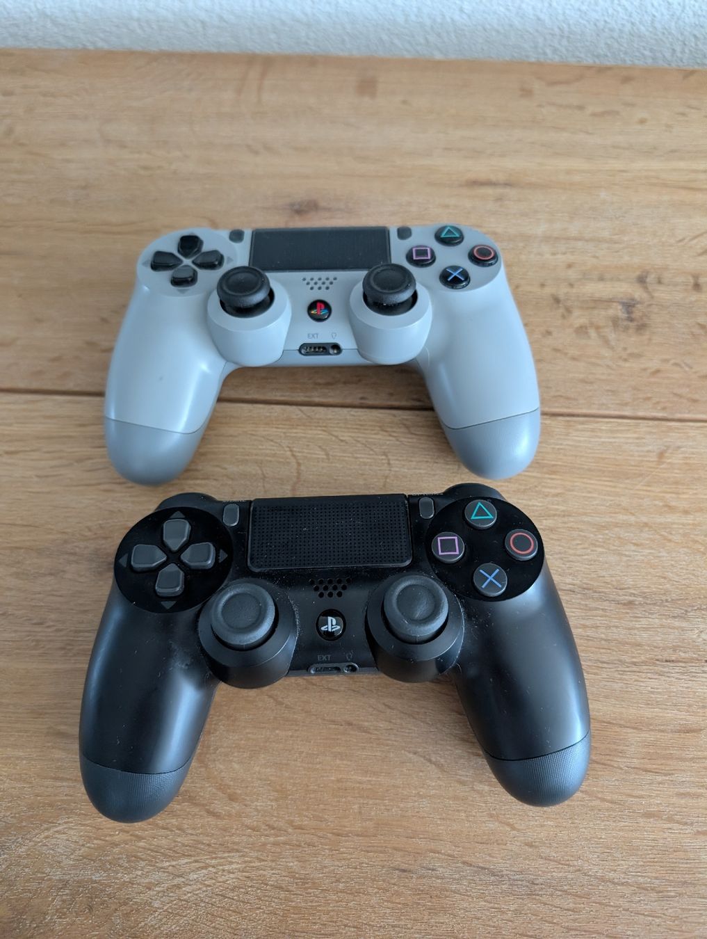 Sony Console: Play Station 4 inkl. Spiele – Usato da Muri AG venduto da ba.josipa 1