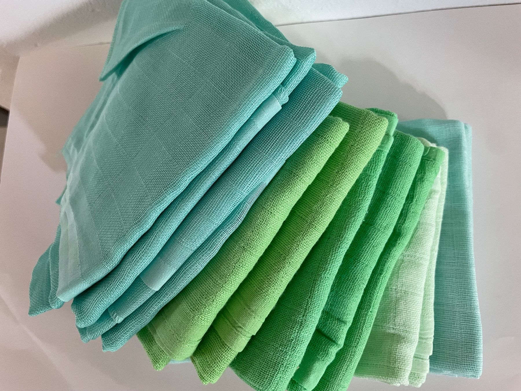 Tessuti: 12 Nuschis, 60x 60 cm, Farben Mint-Hellmint-Hellgrün-Grün – Usato da Cham venduto da 2eye