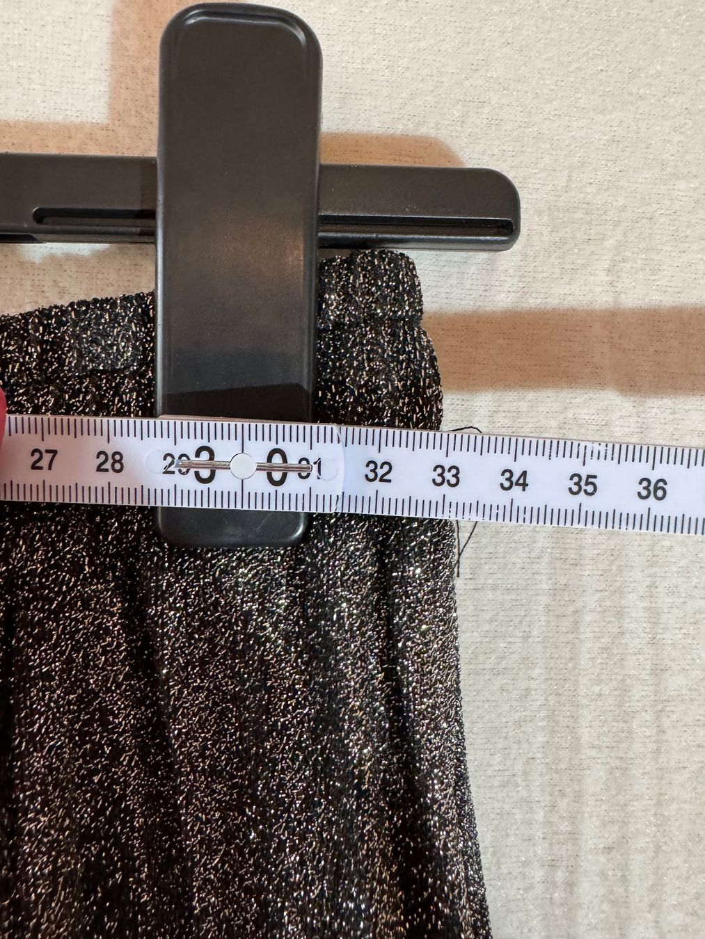 Guess Röcke: Glitzernder schwingender Rock von Guess Gr. 36 – Gebraucht aus Grosswangen von second_hand_dress 2