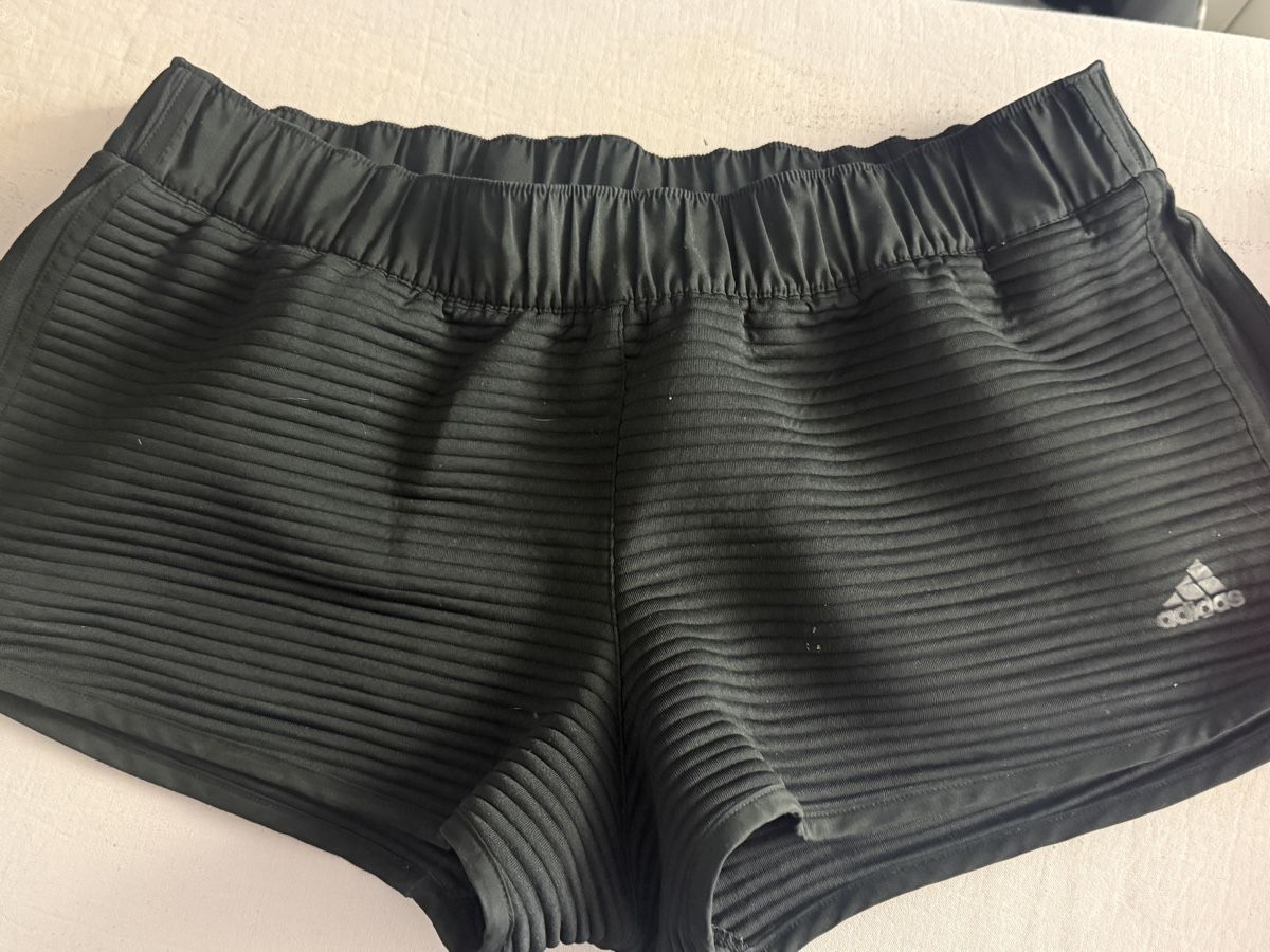 Pantaloni: Kurze Sporthosen M/L – Usato da Künten venduto da PippilottaKunterbunt 2