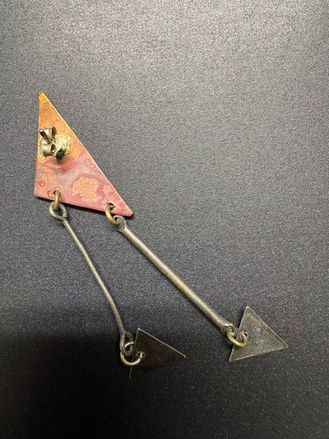 Ohrringe & -stecker: Ohrringe Dreieck rot Metall – Gebraucht aus Horn von cava04 2