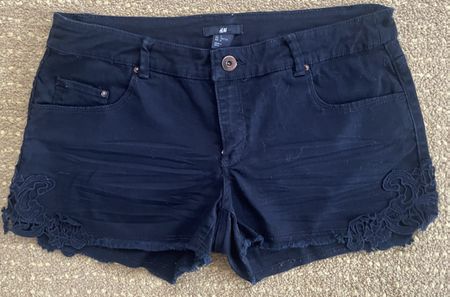 Shorts H&M neri con pizzo, taglia 38 - perfetti estate!