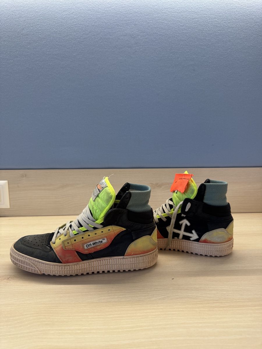 Off-White Chaussures hommes: Off-White High Top Sneakers Size 42 Used – D'occasion à Clarens par Ian_calvin