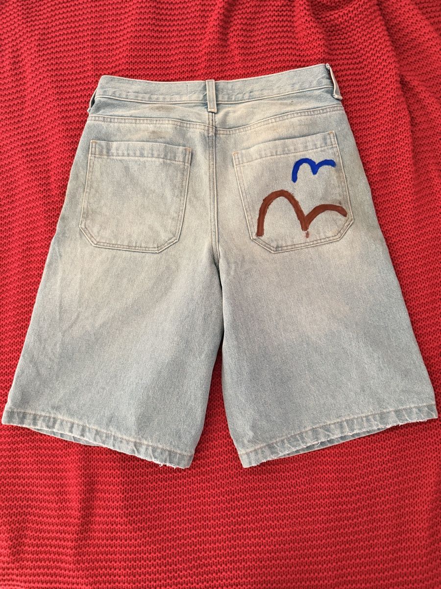 Jeans: Denim Shorts Light Blue Distressed Size 32 Used – Usato da Aesch BL venduto da AuroPiz