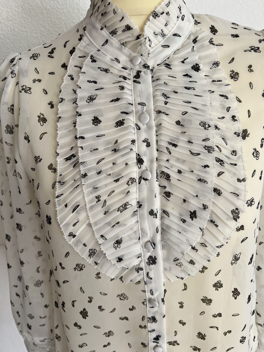 Zara Camicette: Zara Basic Bluse, Grösse XS, mit Rüschen. Neu – Nuovo (secondo la descrizione) da Luzern venduto da suhamadlun 5
