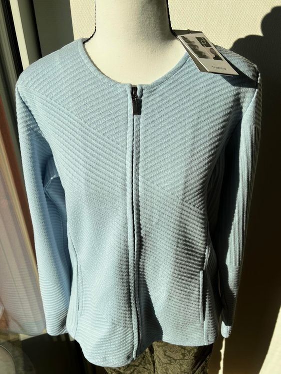 Pulls & Sweat-shirts: Fransa Strickjacke, hellblau, Grösse M, Neu mit Etikett – Neuf avec emballage d'origine à Riehen par edu_92w7 7