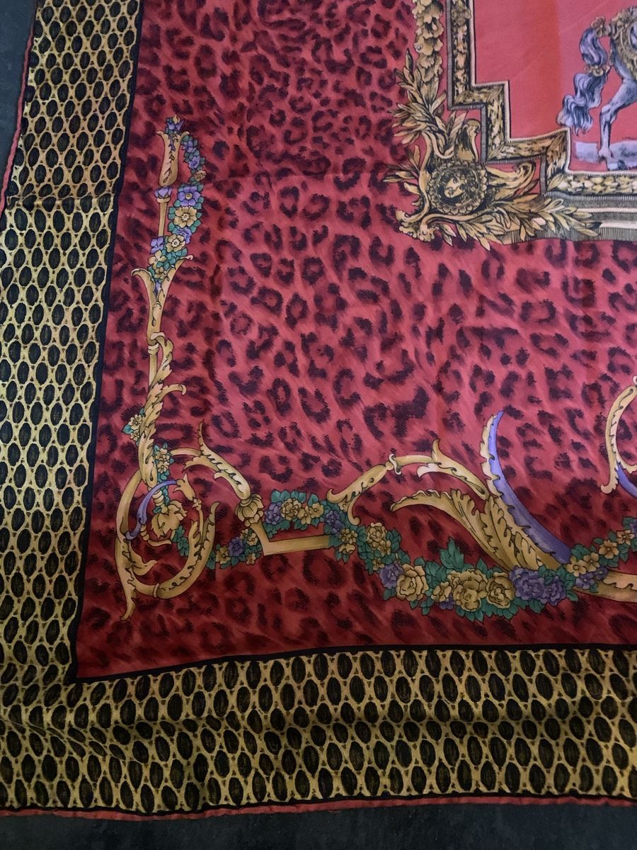Versace Foulard & Sciarpe: Gianni Versace Foulard – Usato da Bergdietikon venduto da zor_856j 5