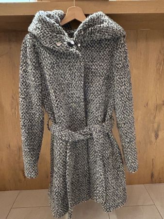 Vila - Wintermantel Gr. XS mit Kapuze und Gürtel