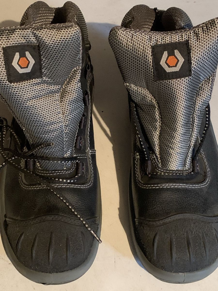 Herrenschuhe: Sicherheits-Arbeitsschuhe mit Stahlkappen – Neu und originalverpackt aus Brüttelen von Bearbeck 1