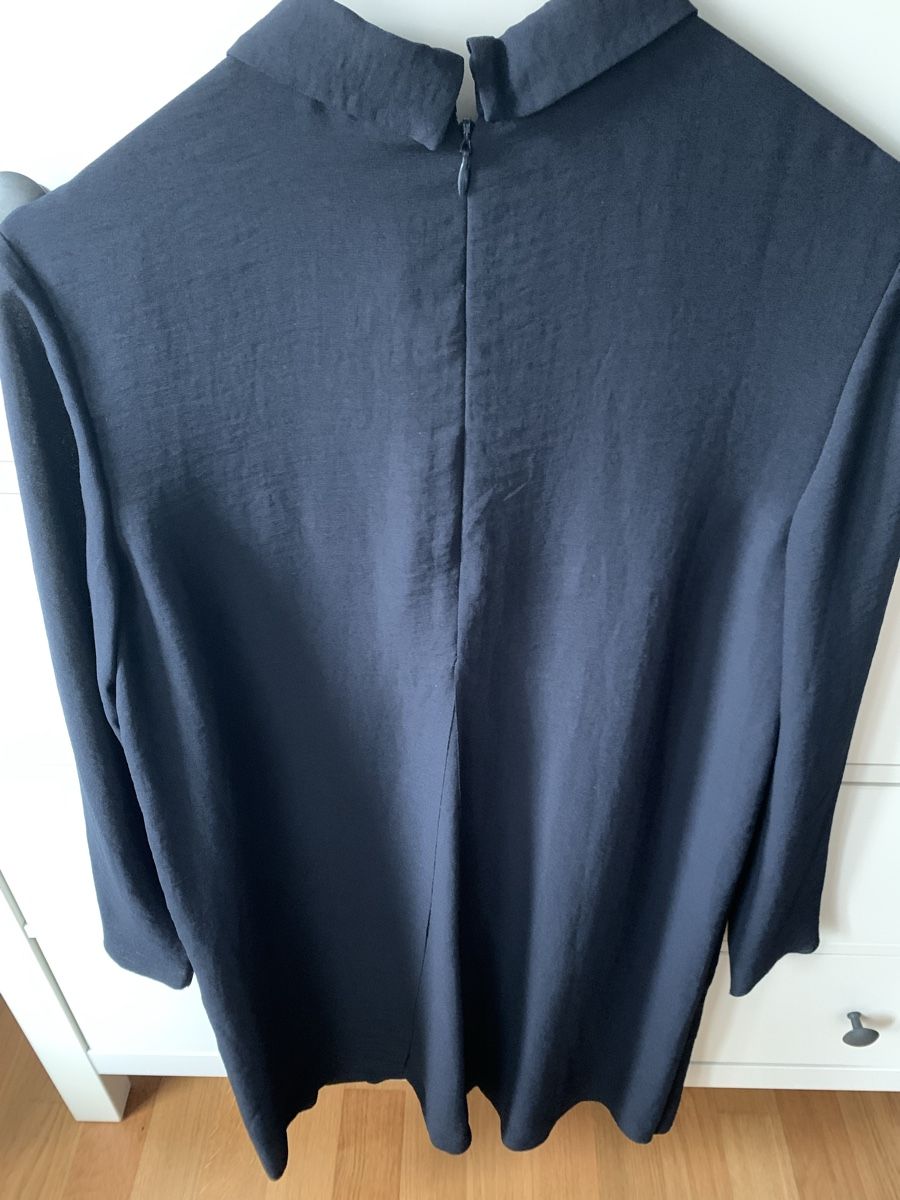Cos Kleider: COS dress navy blue 34 – Gebraucht aus Zug von digalvao 3