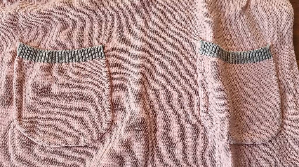 Lotti & Set di vestiti: Div. lange Strick-Pullover/-Kleider Gr. 98 bis 164 – Usato da St. Gallen venduto da Libelle99 3