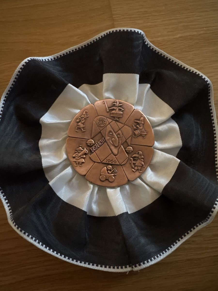 Placchette & Badge: Basler Zugblaggedde 1960 – Usato da Basel venduto da Tizi.L