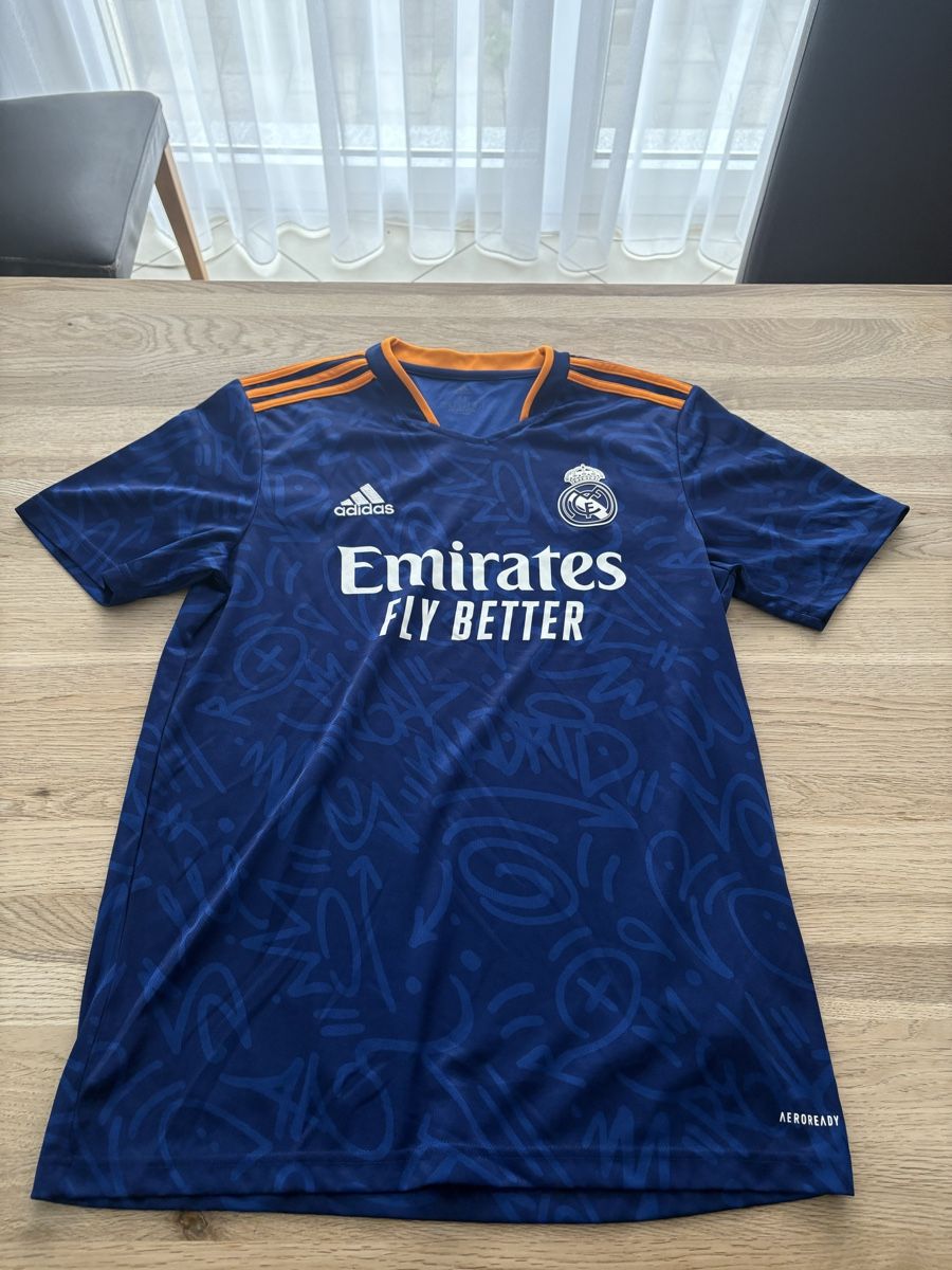 Real Madrid Maillots de corps & Pantalons: Real Madrid Trikot 21/22 – D'occasion à Domat/Ems par tim_lq6b