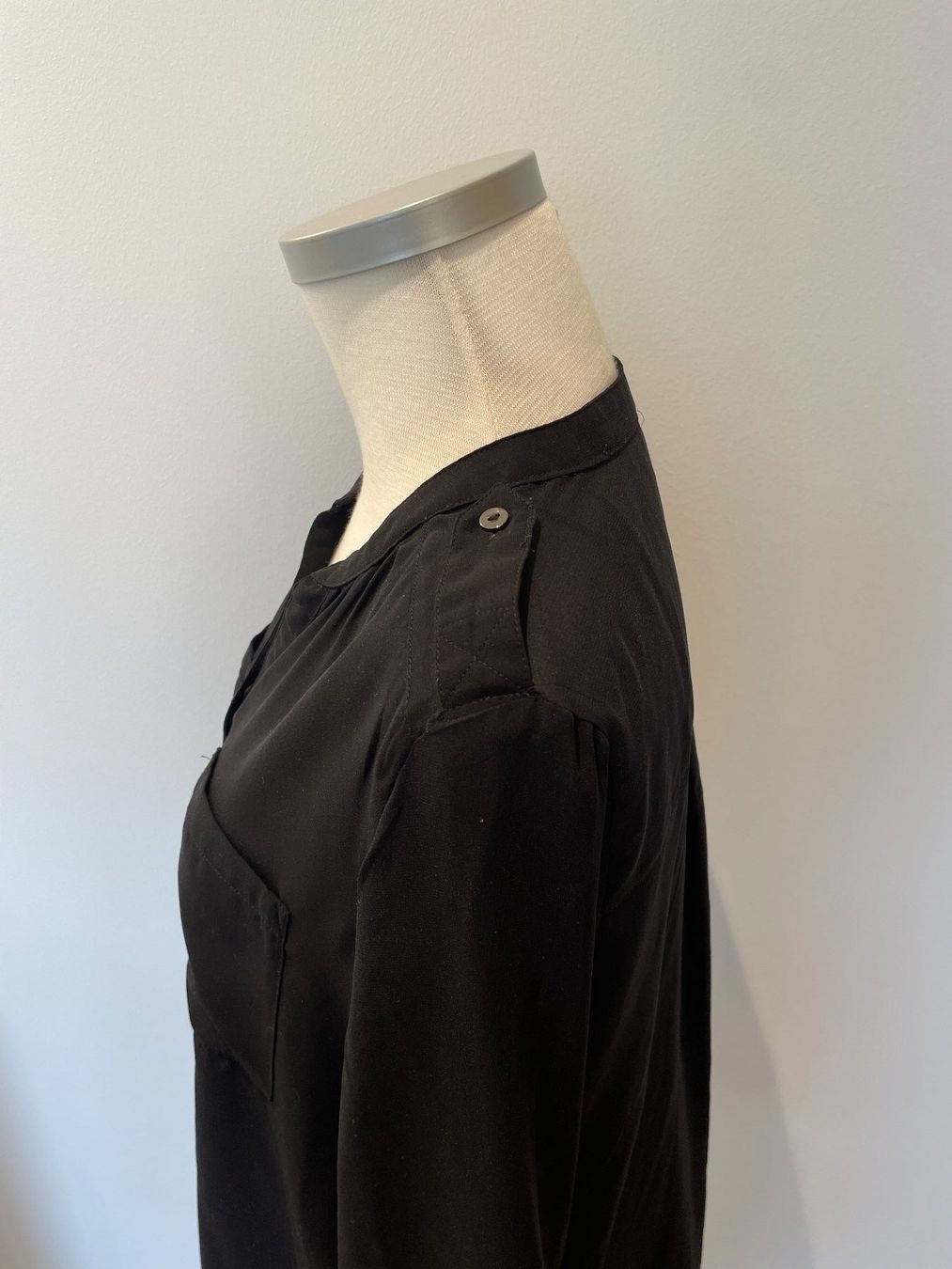 H&M Chemisiers: Bluse schwarz H&M – D'occasion à Neunkirch par autoscooter57 2