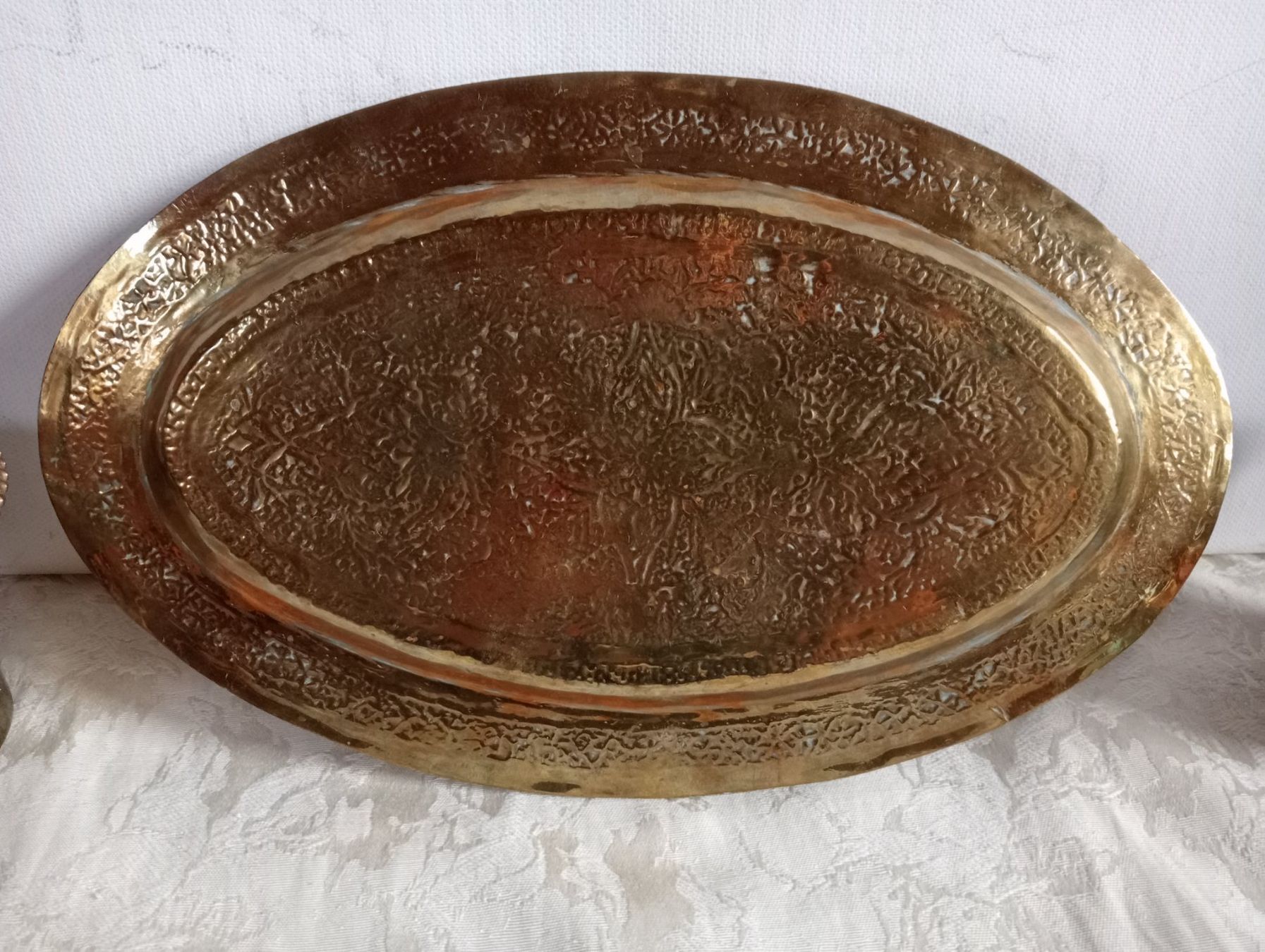 Piatti di portata: Vintage Messing Tablett mit  Becher orientalisch Handarbeit – Usato da Oberdorf BL venduto da Barocki888 5