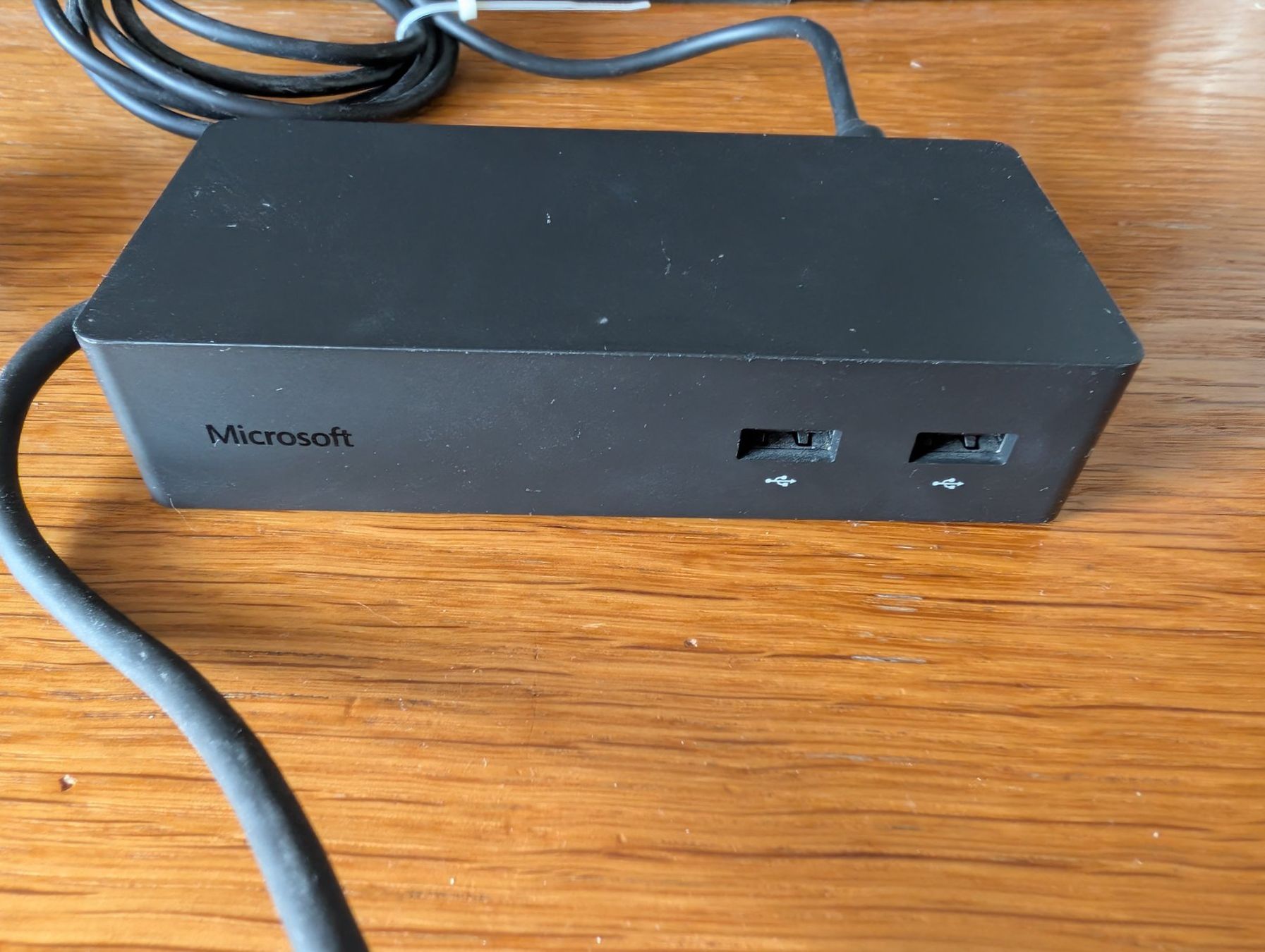 Microsoft Dockingstation: Microsoft Surface Docking Station – Gebraucht aus Windisch von dom_8llt 1