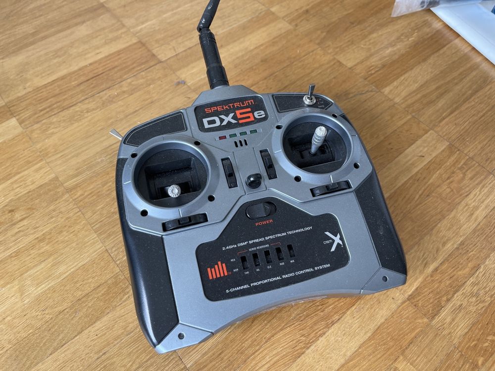 Spektrum DX5e Fernbedienung 2.4 ghz RC ModellbauDSMx (Gebraucht) in ...