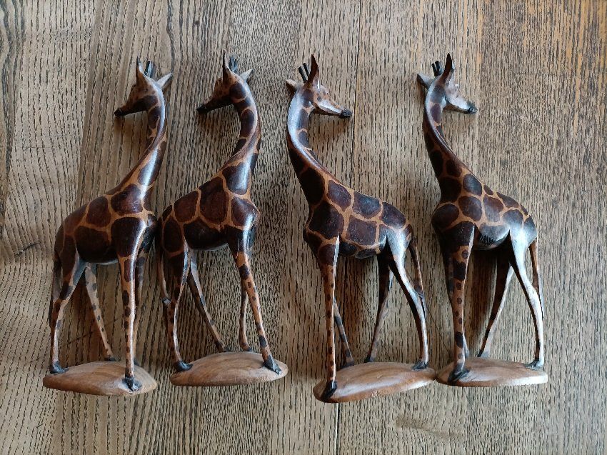 Sculture & Statue: Giraffen Ensemble aus Holz – Usato da Burg venduto da Mainstreet69
