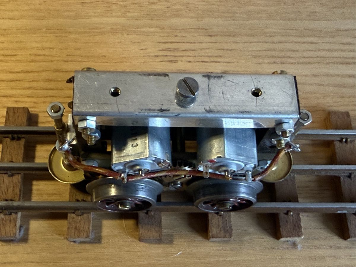 Modellini di ferrovie: Spur 0 Eigenbau Lokantrieb DC 2 Motoren  – Usato da Amden venduto da vipernatter 4