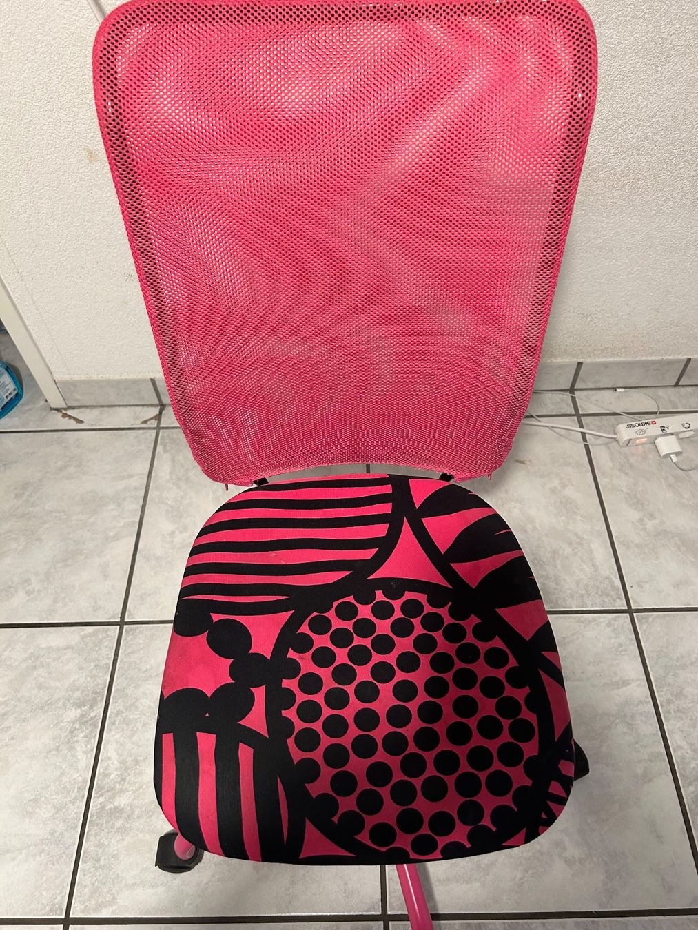 Ikea Sedie: Stylischer Drehstuhl Pink / Schwarz – Usato da Aesch BL venduto da EdelFund