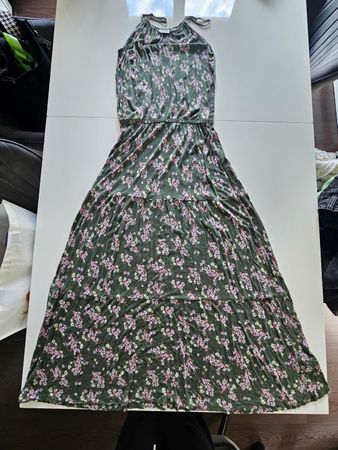 Grünes Sommerkleid mit rosa Blumenmuster, Grösse S/36/38