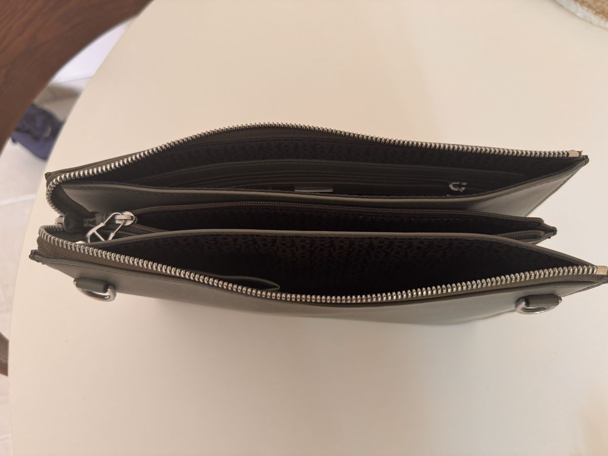 Aigner Borse da donna: Aigner Mila Umhängetasche – Nuovo (secondo la descrizione) da Benglen venduto da Maune 3