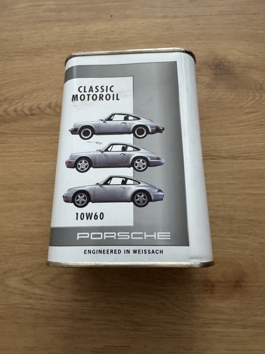 Porsche Tutti pezzi di ricambio auto: Huile Moteur Porsche – Nuovo e nell'imballaggio originale da Neuchâtel venduto da CP-AUTOS