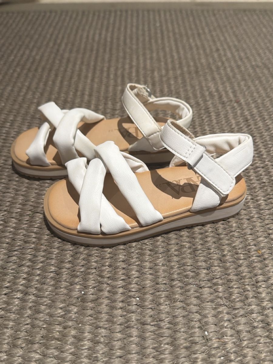 Zara Scarpe per ragazze: Zara Sandalen Grösse 22  – Nuovo e nell'imballaggio originale da Obersaxen venduto da jen_6dnw 1