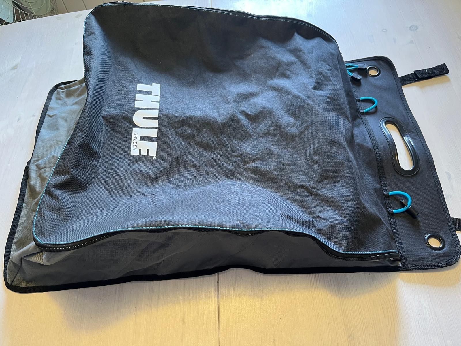 Sacs: Thule Tasche schwarz grau Top Zustand – D'occasion à Tafers par JP911