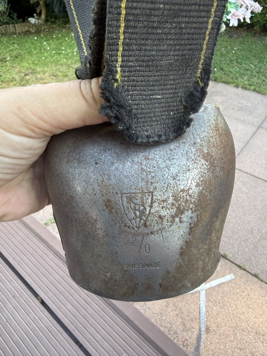 Campanacci mucche: Cloche ancienne – Usato da Chessel venduto da Voyages--2020 7