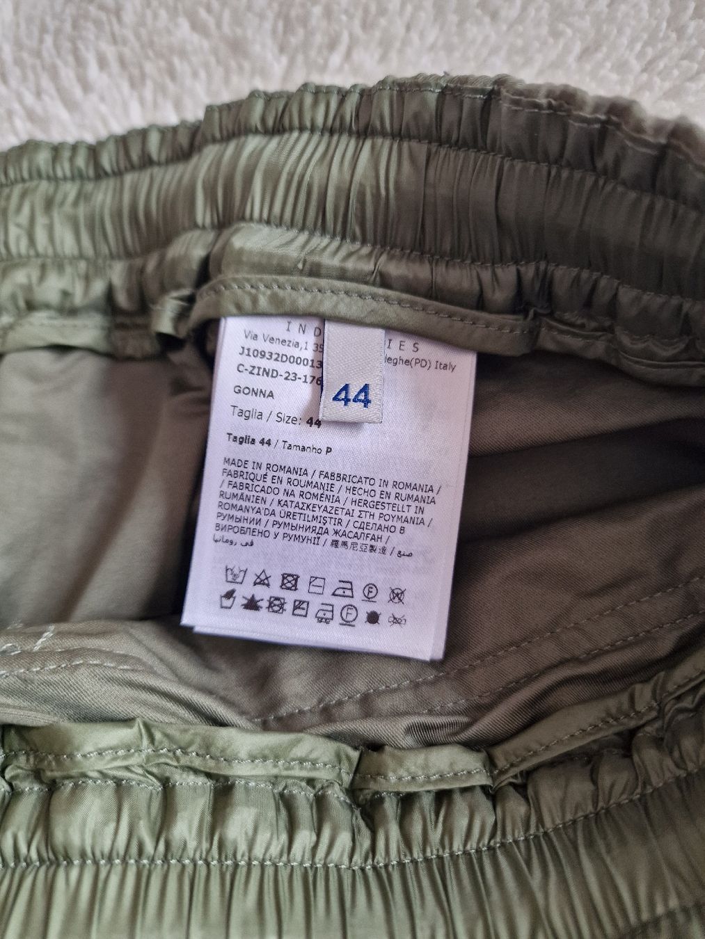 Moncler Gonne: Jupe Moncler neuve 44IT (40) – Nuovo (secondo la descrizione) da Yverdon-les-Bains venduto da Ed9lude 4