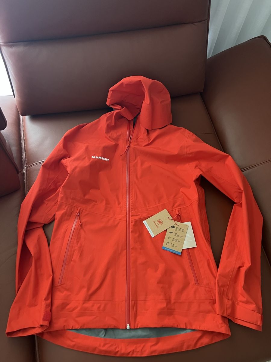 Mammut Jacken: Mammut Regenjacke M – Neu und originalverpackt aus Holziken von 181281