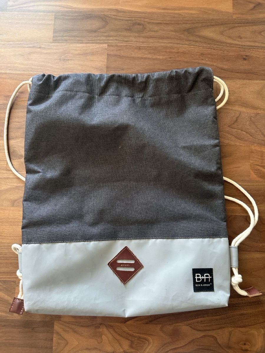 Zaini: Turnbeutel Bow & Arrow grau hellgrau neuwertig – Usato da Luzern venduto da mat_2vg9
