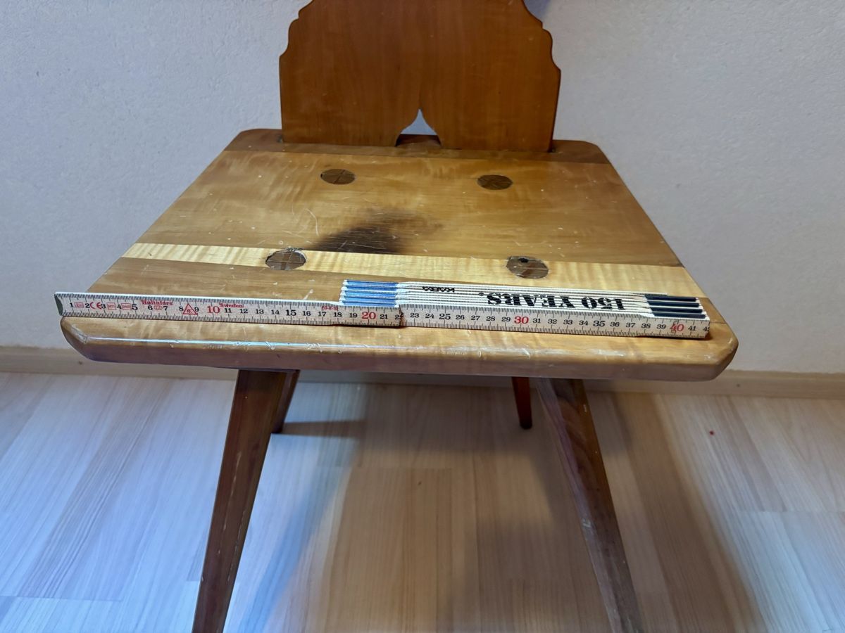 Chaises: Stuhl Stabelle Holz antik  – D'occasion à Gündisau par yuma06 1