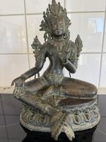 Buddha Figur Bronze sitzend auf Lotusbasis antik Stil