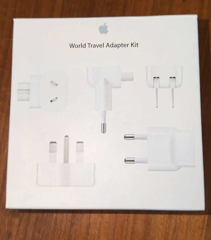 Apple Unità & Adattatore: Apple World Travel Adapter Kit – Usato da Baden venduto da mel_v7rg